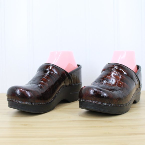 DANSKO Women's Brown Croc Print Patent Professional Clogs Shoes Size 37 / 7 - Picture 2 of 11